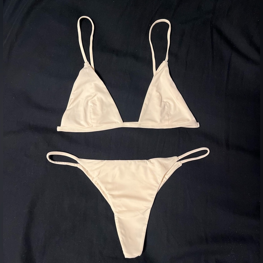 SOLD❌don’t buy Benoa body set in noni both size smal